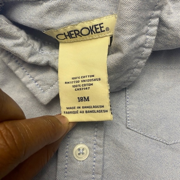 Lot of 2 Boy Button Down Long Sleeve Dress Shirts Red Gray Old Navy Cherokee 18M - Picture 6 of 7